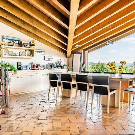 לינה וארוחת בוקר La Folaga 3*