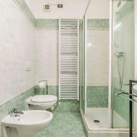 לינה וארוחת בוקר La Folaga 3*